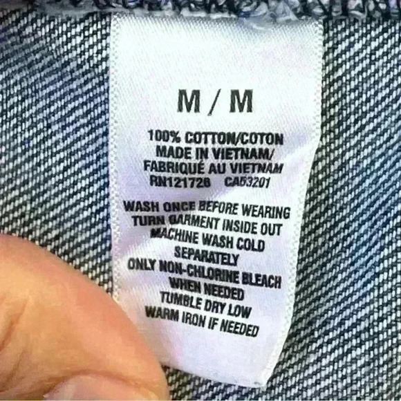 Distressed denim cropped jean vest junior’s size M - Picture 4 of 6